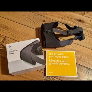 Google Daydream View with Remote